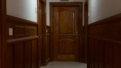 Photo of Установка деревянных дверей в прихожей